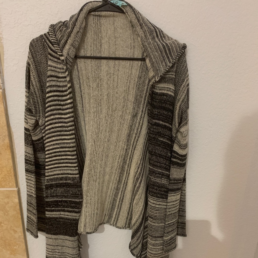 Women’s Goddis Sweater with hood. Medium